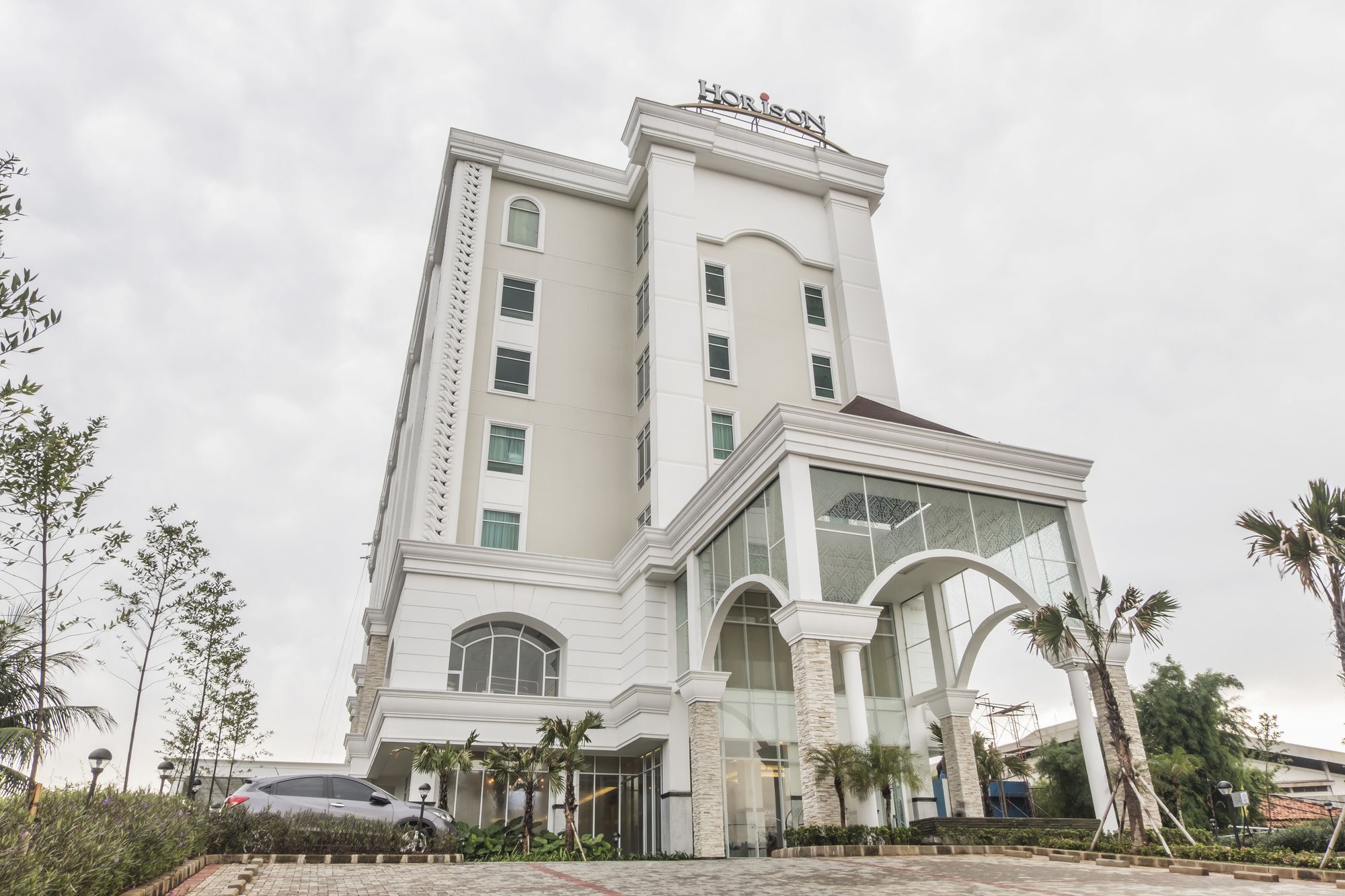 Horison Ciledug Jakarta Exterior photo